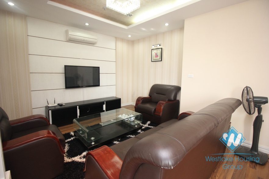 Good quality one bedroom apartment for rent near Vincom Tower , Hai Ba Trung